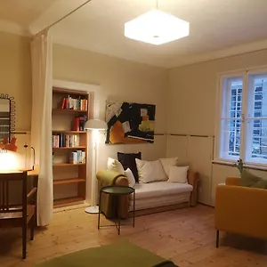 Apartment Kleine Haus - Vintage-apartment Im Innenhof, Wien