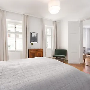 Apartment Edelhof Design, Wien